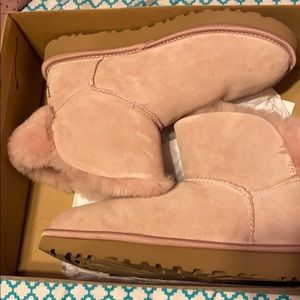 Ugg’s clsss bling mini